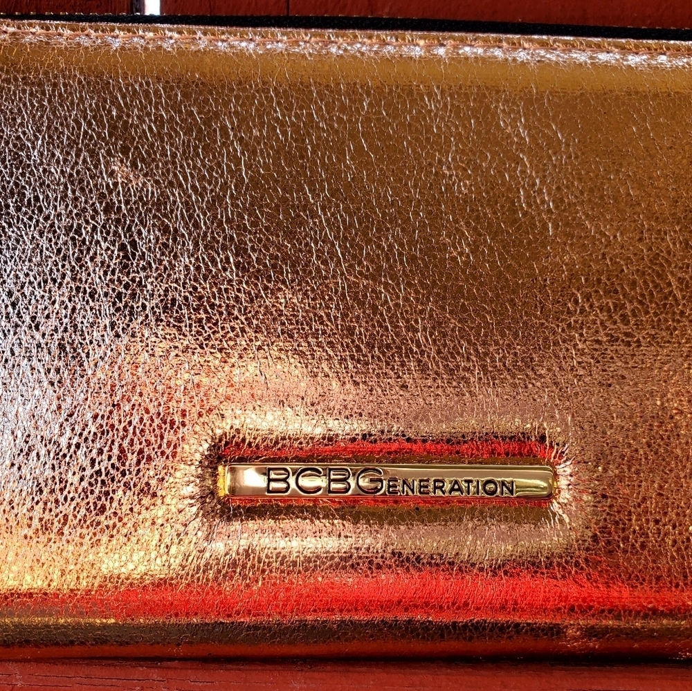 BCBGeneration Allison Wallet - Picture 3 of 8